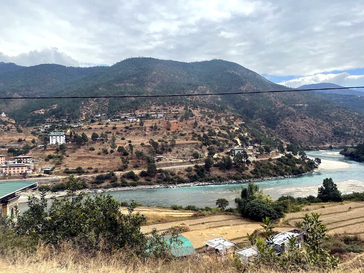 Bend of the Pho Chhu, Punakha, Bhutan