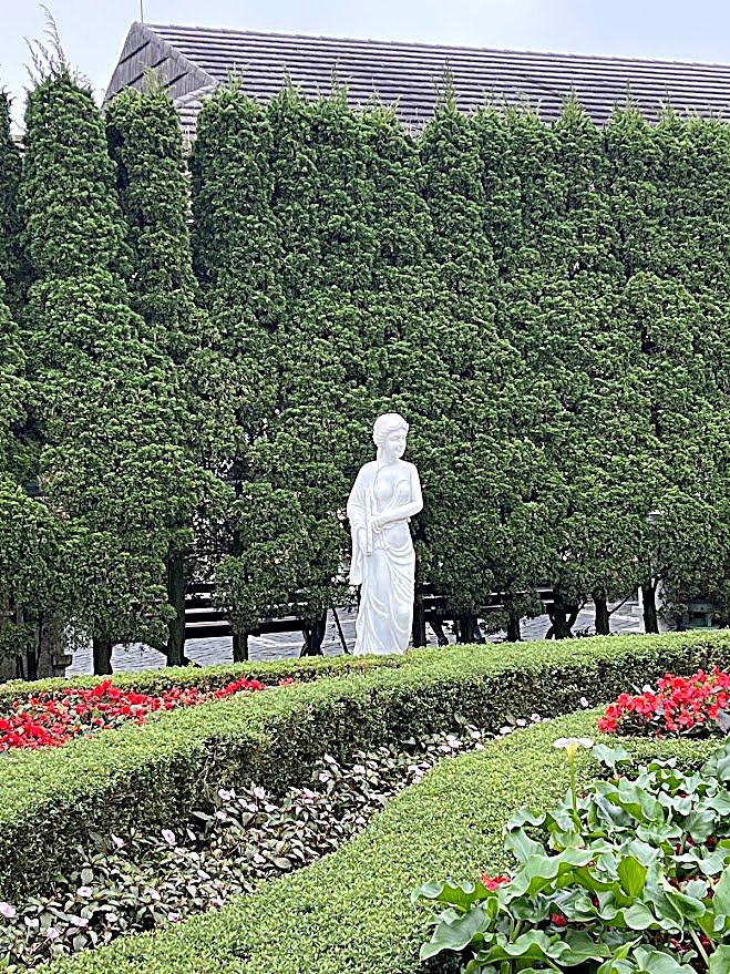 Garden Statue, Ba Na Hills, Da Nang